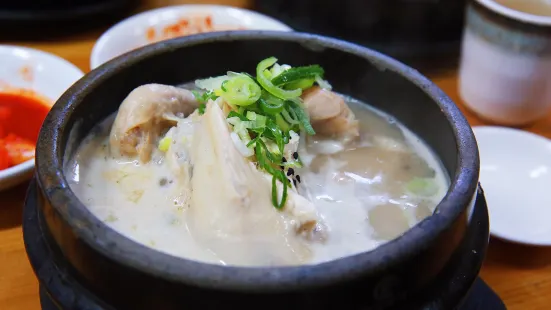 Tosokchon Samgyetang