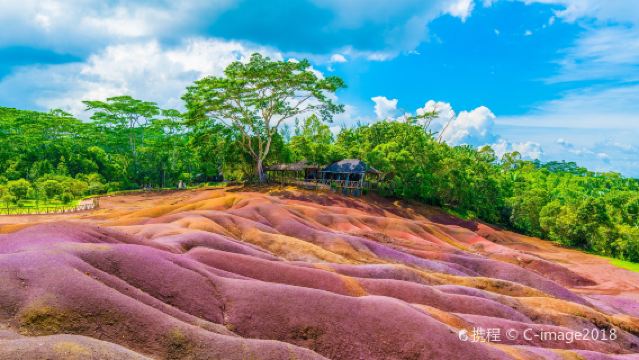 Mauritius 1-day tour to Chamarel Seven Colored Earth Geopark + Crocodile Park + Gris Gris Beach + Baie du Cap (admission tickets not included)