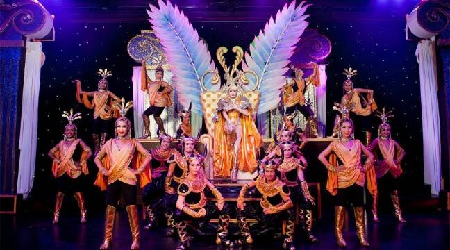 曼谷金東尼人妖秀夜遊