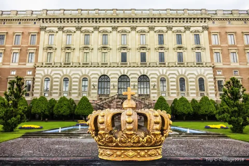 1_The Royal Palace