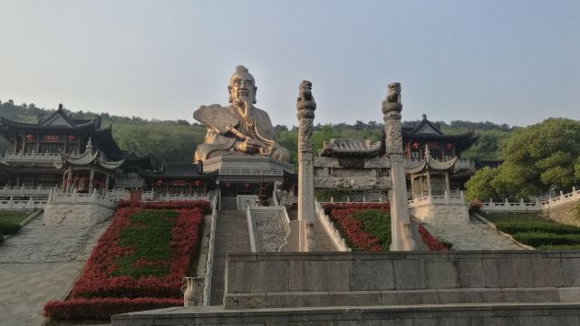 老子神像