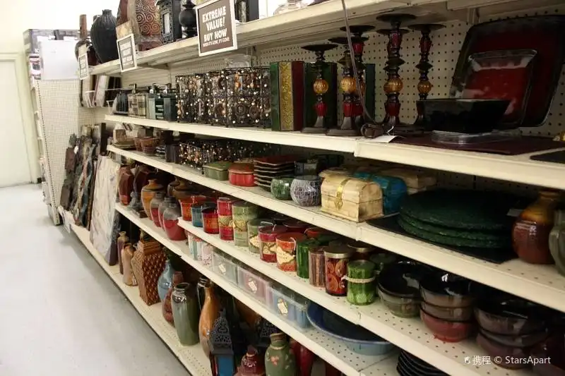 Hotels near Big Lots
