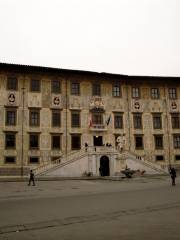 Caravan Palace (Palazzo della Carovana)