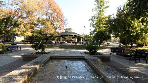Healdsburg Plaza