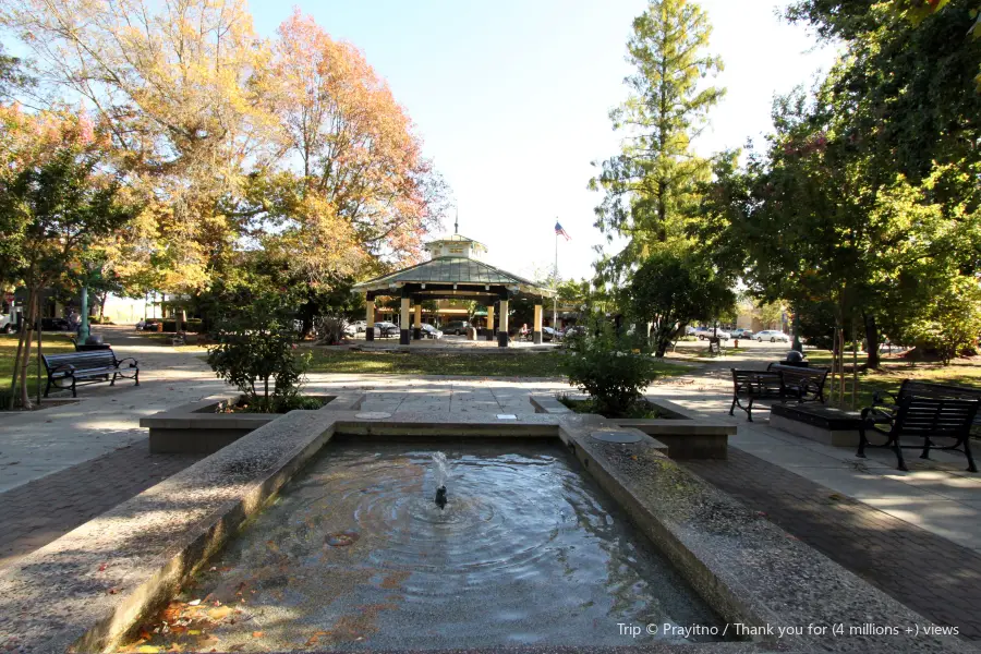 Healdsburg Plaza