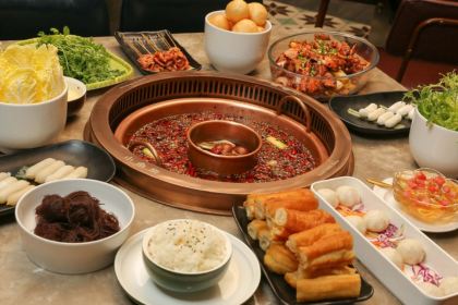 小南房鲜美蛙火锅(银海店)
