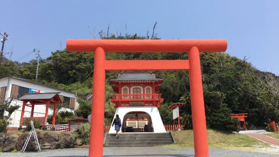 龙宫神社在指宿的长崎鼻这里，靠着海边，两者可以一并游玩。购买