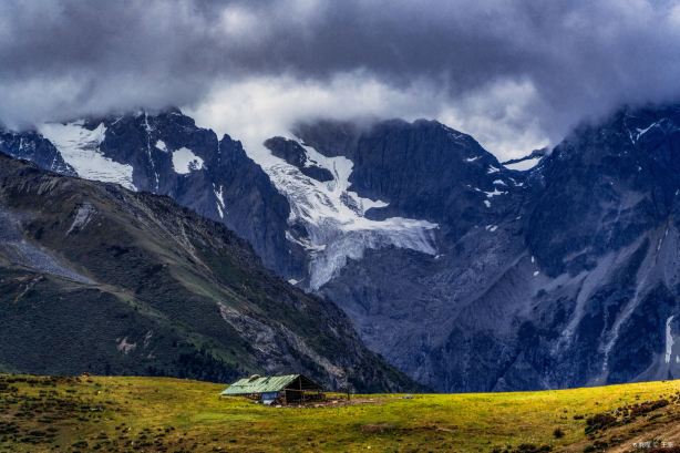 Baima Snow Mountain Pass