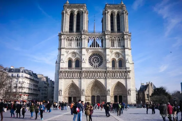 Couch Culture: 5 Paris Museum Virtual Tours From Your Loungeroom