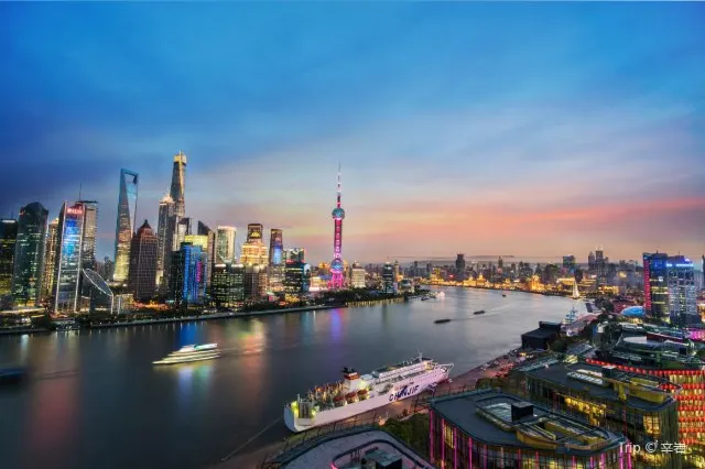 One of Best-known Landmark in Shanghai: Never Miss the Bund (Wai Tan)