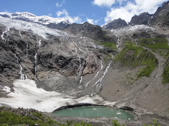 The Incredible Natural Waterfalls in Shangri-La