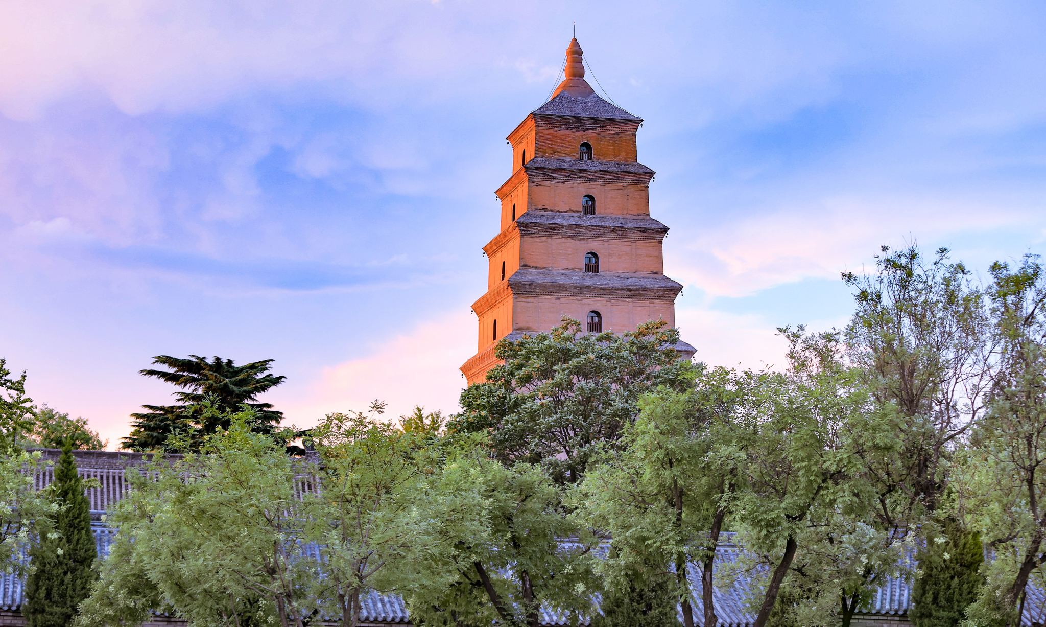 Private Xi'an Tour :Big Wild Goose Pagoda, City Wall,  Hanyangling Tomb