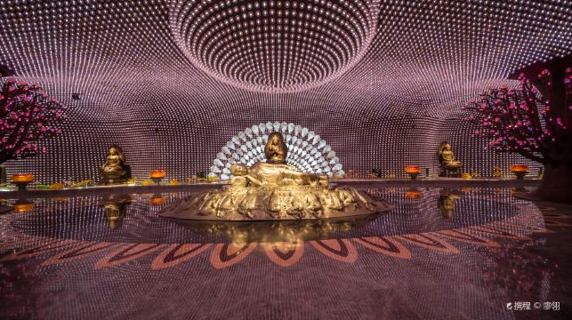 南京總統府+牛首山文化旅遊區+中山陵景區+陵園路+美齡宮+夫子廟1日