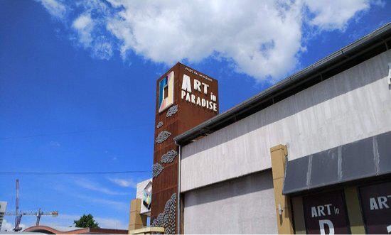 Art in Paradise