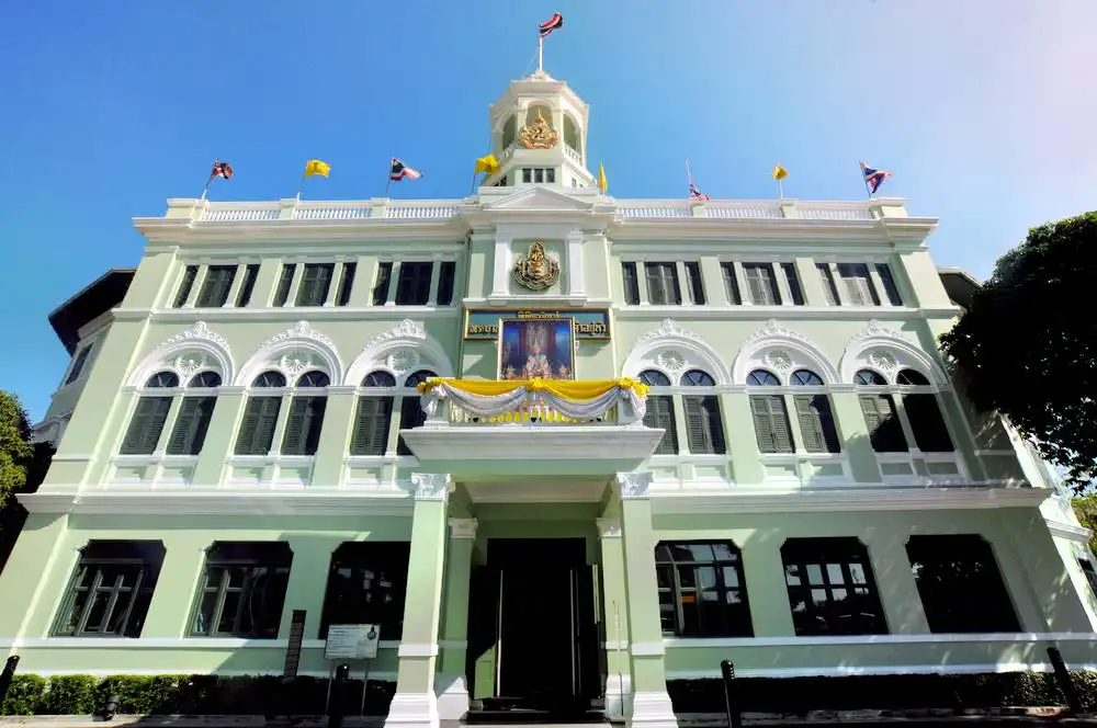 Các khách sạn gần King Prajadhipok Museum