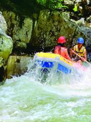 Wuzhishan Rainforest Valley Rafting