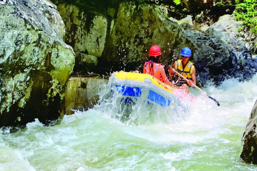 Wuzhishan Rainforest Valley Rafting