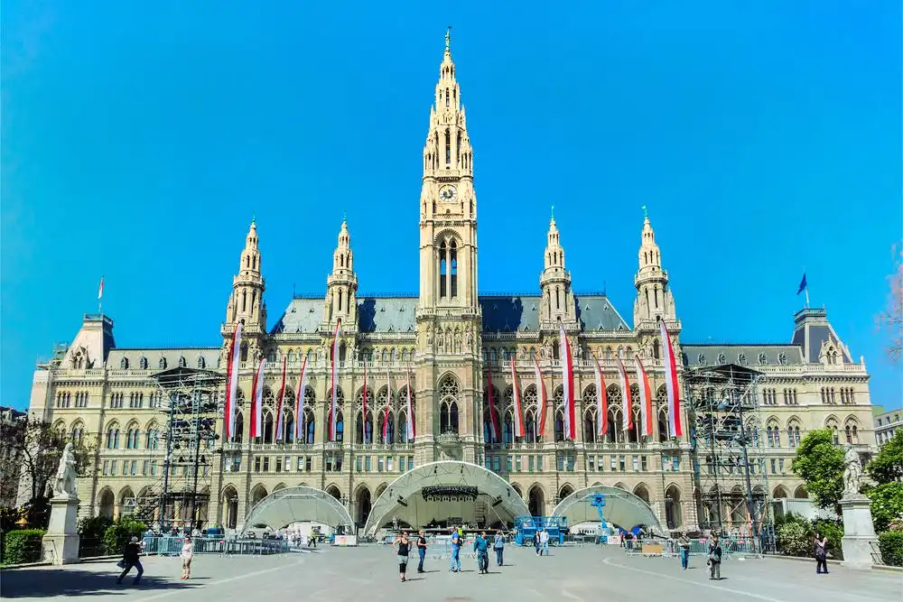 Hotels near Rathausplatz