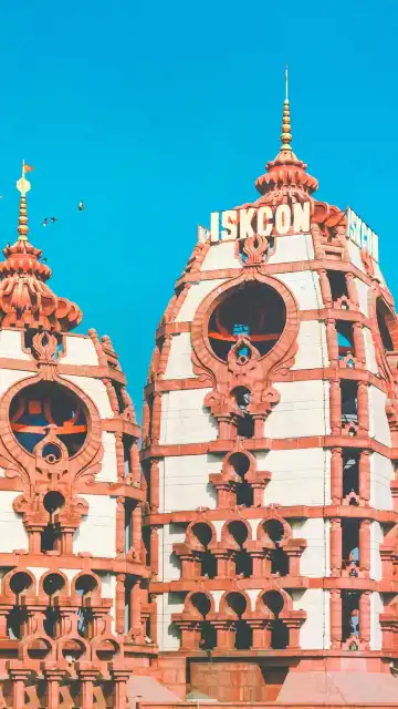 Hotels near ISKCON Delhi Temple
