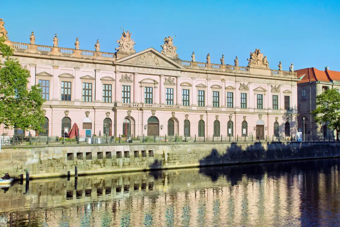Hotels near German Historical Museum