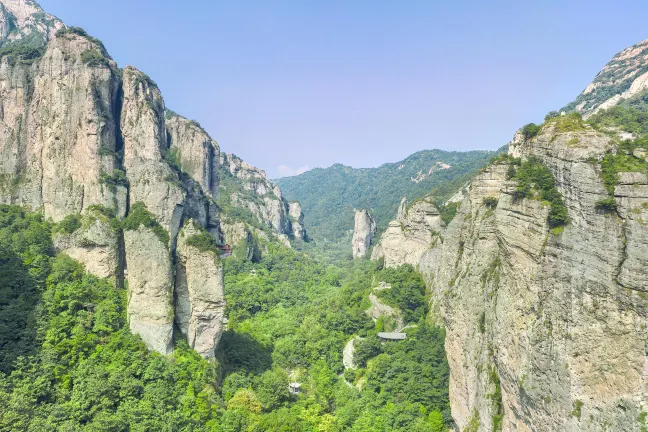 Отели рядом с достопримечательностью «»