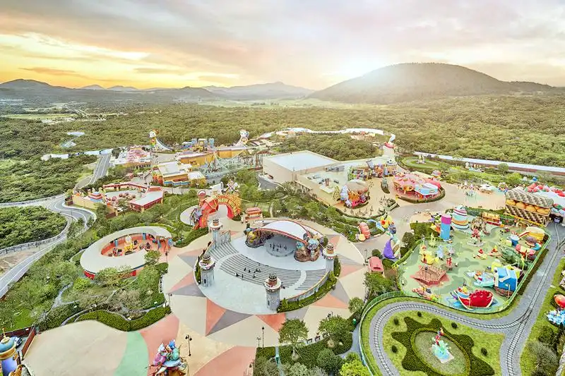 Hotels near Shinhwa Theme Park
