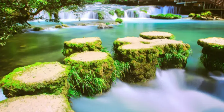 六十八級跌水瀑布