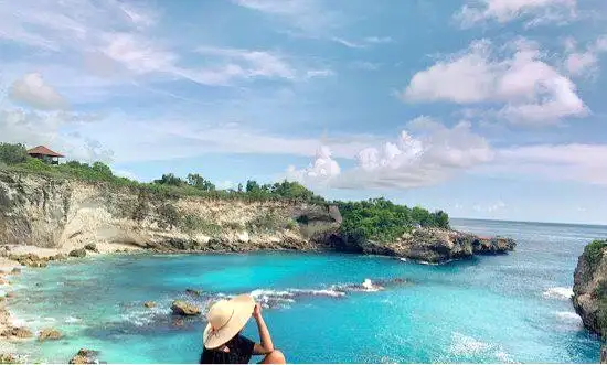 Blue Lagoon Cliff Jump