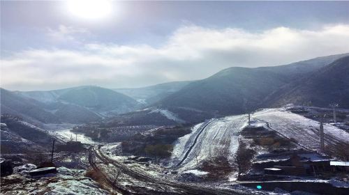 Phoenix Ridge Ski Resort at Baolong Mountain