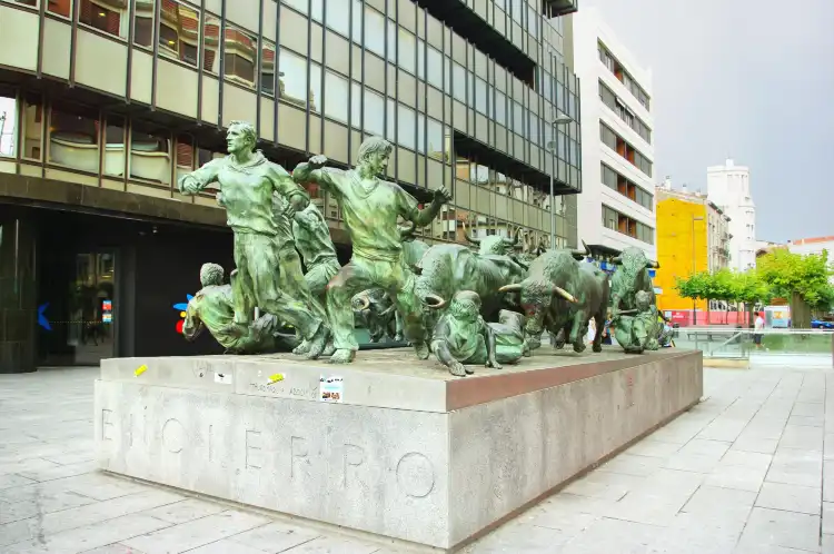 Hotel berhampiran University of Navarre: Library