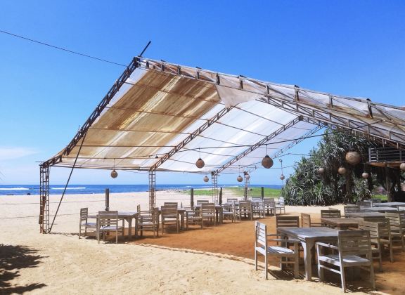 Compare 5 airports near Mount Lavinia