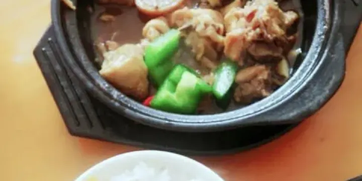 楊銘宇黃燜雞米飯(黎城店)