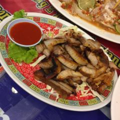 Song Pee Nong 2 User Photo