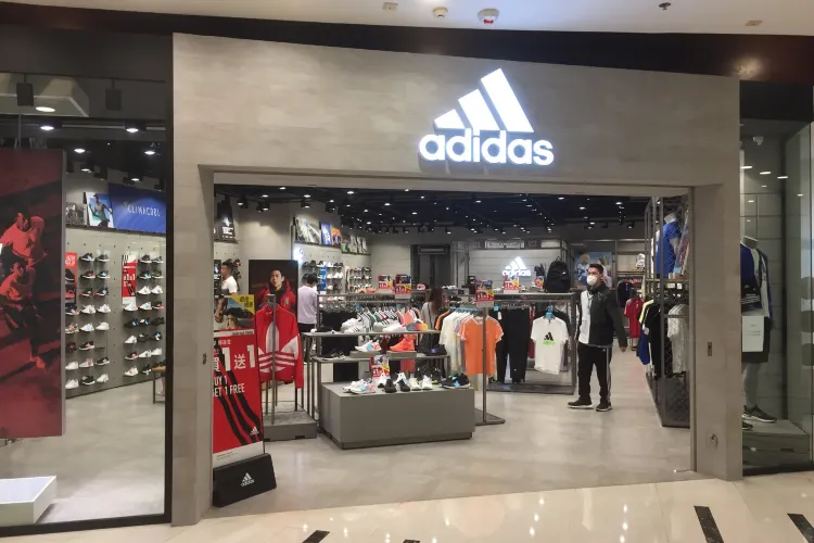 Sm mall of hotsell asia adidas store