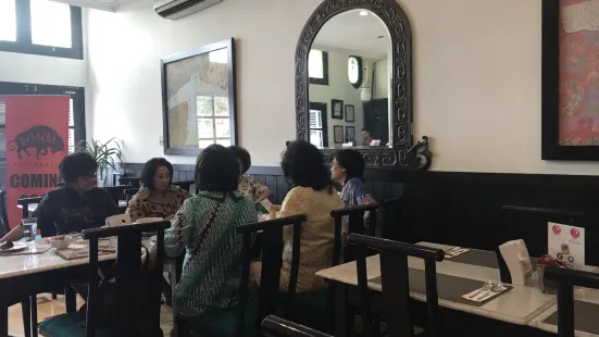 Madam Tan Resto