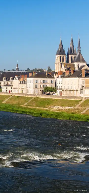 布盧瓦Logis住宿