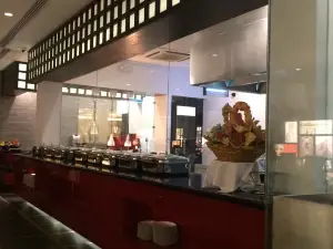 Tai Pan (Pearl-Continental Hotel)