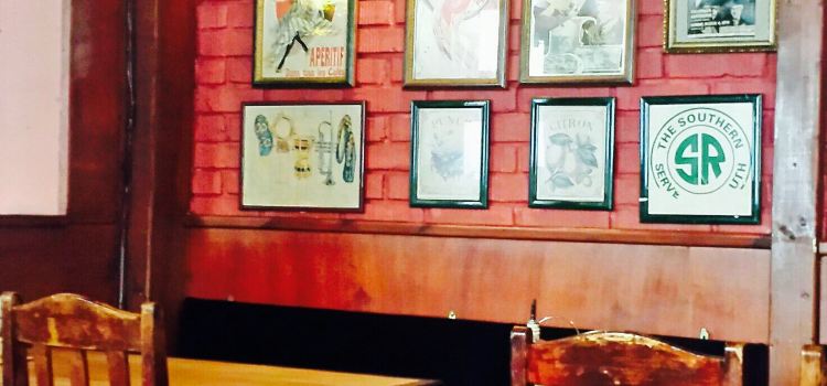 Blue Tomato pub & restaurant
