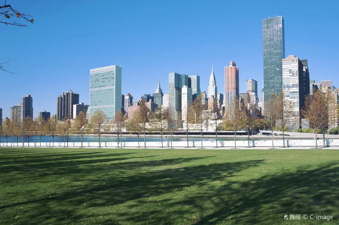 Hotels near Roosevelt Island