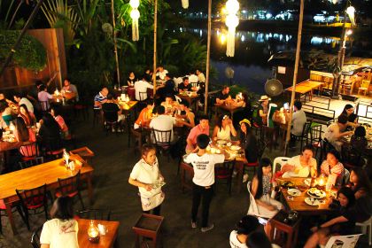 The Riverside Bar & Restaurant