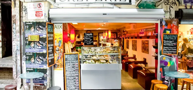 AIX Cafe Creperie Salon