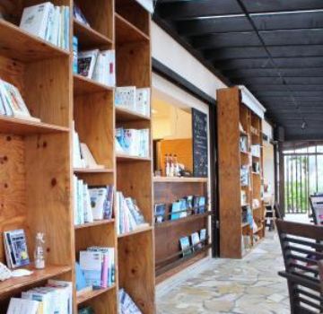 Shima Books and Cafe