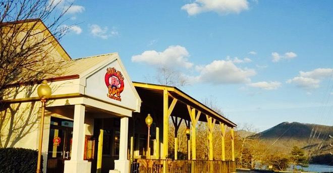 Hawg Wild BBQ & Catfish House of Hiawassee