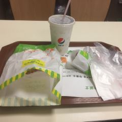 华莱士·全鸡汉堡(龙山路店) User Photo