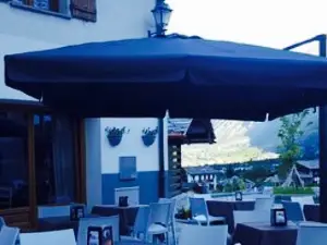 Petit Gourmet Restaurant et Café