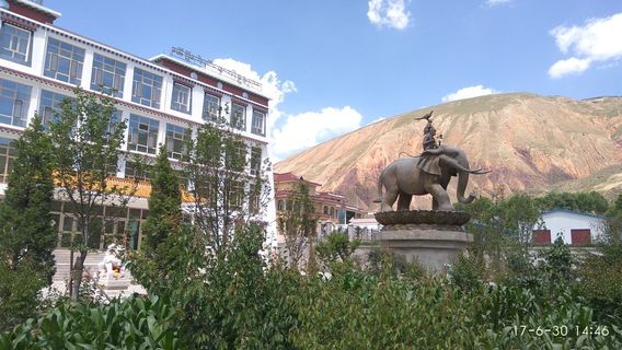 Regong Art Township, Huangnan