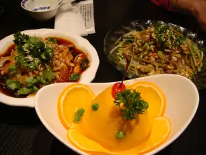 姐妹阿牛夜宵