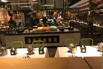 DUO LUN DUO HAI XIAN ZI ZHU CAN TING JIN YING DIAN