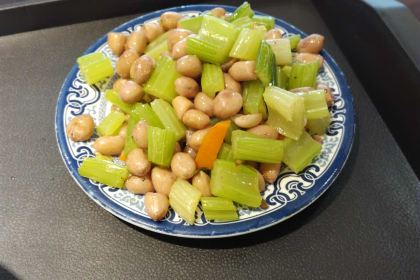 DONG FANG GONG ZHONG GUO LAN ZHOU NIU ROU LA MIAN SHANG DE DIAN