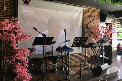 遇见时光鸡火锅(阳春朝阳路店)